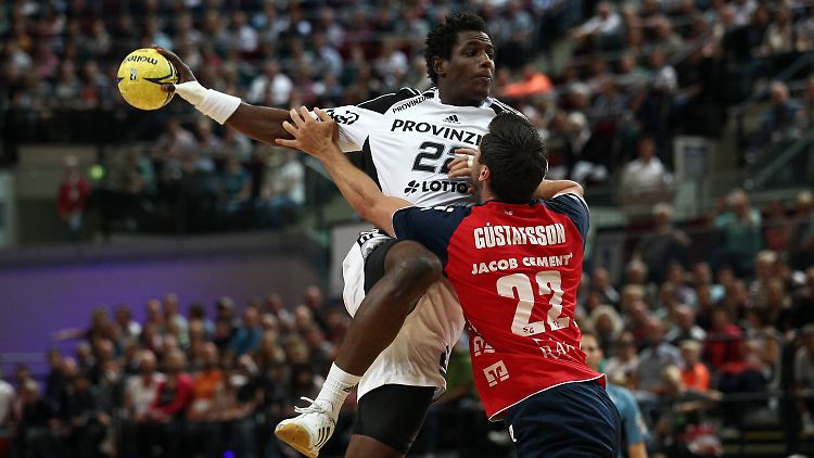Jael Wallouz und sein THW Kiel sind in dieser Saison wieder die Gejagten in der Handball-Bundesliga.