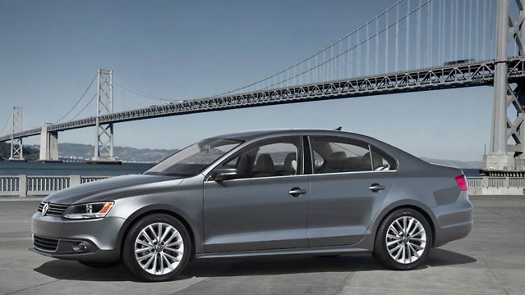 Weich fließende und harmonische Karosserie: der neue VW Jetta.