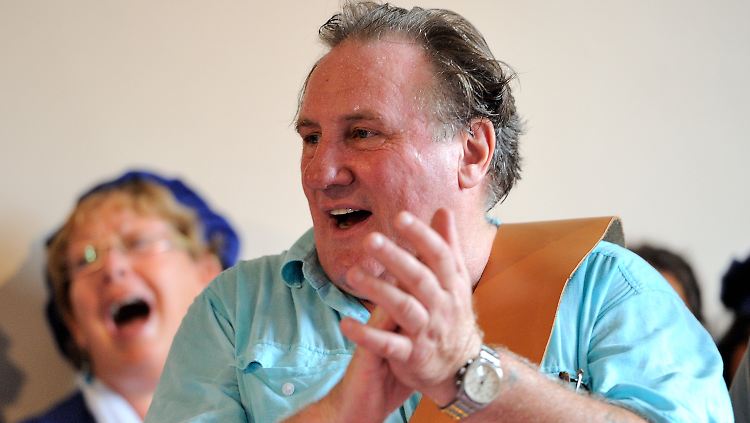 Gérard Depardieu nachdem ihm die Ehrenbürgerschaft verliehen wurde.