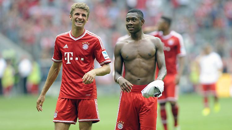 Am Ende gewinnen sie ja trotzdem: Thomas Müller und David Alaba, Münchner Elfmeterspezialisten.