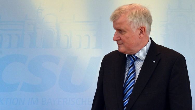 Horst Seehofer - leicht nervös offenbar.