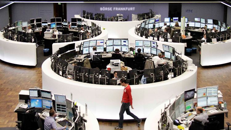 Der Tag beginnt schwach: Bis zum Abend gibt der Dax weiter nach.