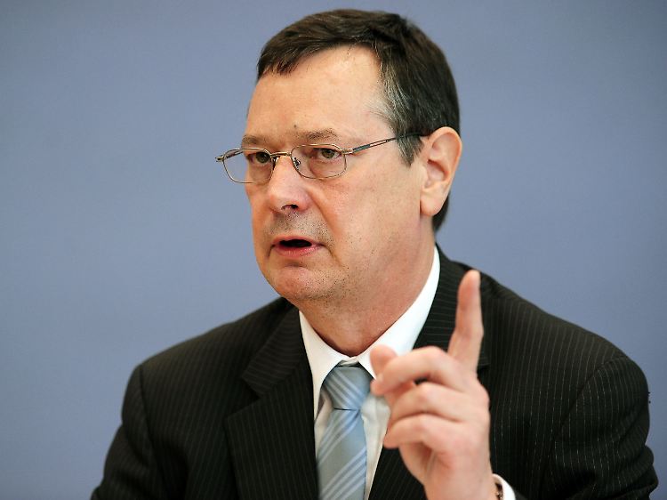 Die Anschaffung einer besseren Ausrüstung scheitert laut Königshaus oft an komplizierten Zulassungsverfahren.
