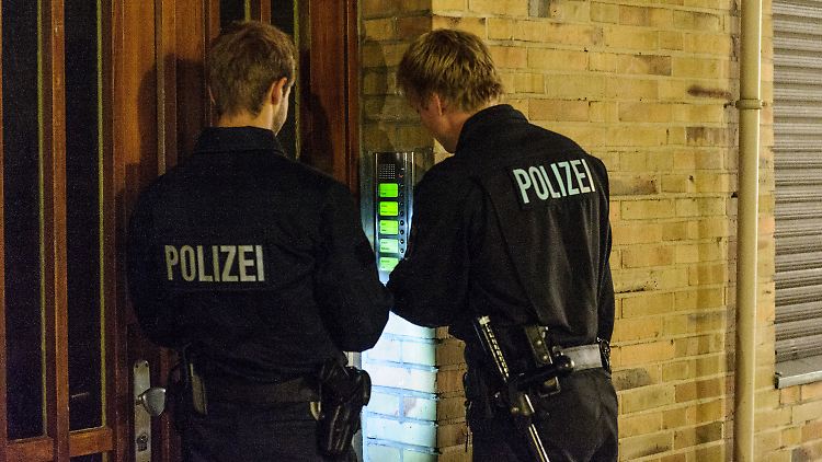 Nach der jetzigen Rechtslage kann die Polizei nur unter bestimmten Voraussetzungen die Wohnung betreten.