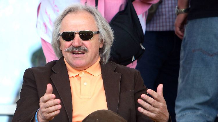 Stepi, wie er leibt und lebt: Der "bunte Hund" der Bundesliga ist och immer ein gern gesehener Gast.