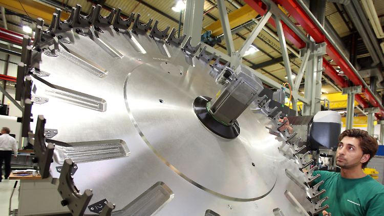 Maschinenbau: Aufträge vom Heimatmarkt können das Minus aus dem Auslandsgeschäft nicht ganz auffangen.