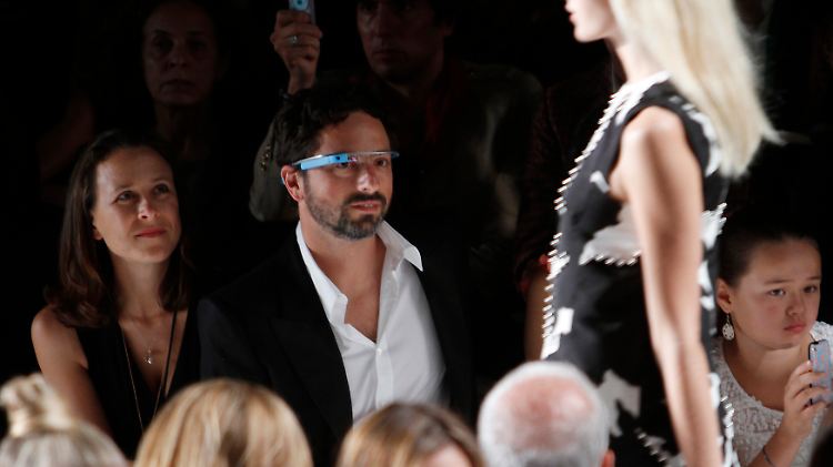 Google-Mitbegründer Sergey Brin verlässt seine Frau (links neben ihm). Er soll Hugo Barra die Freundin ausgespannt haben.