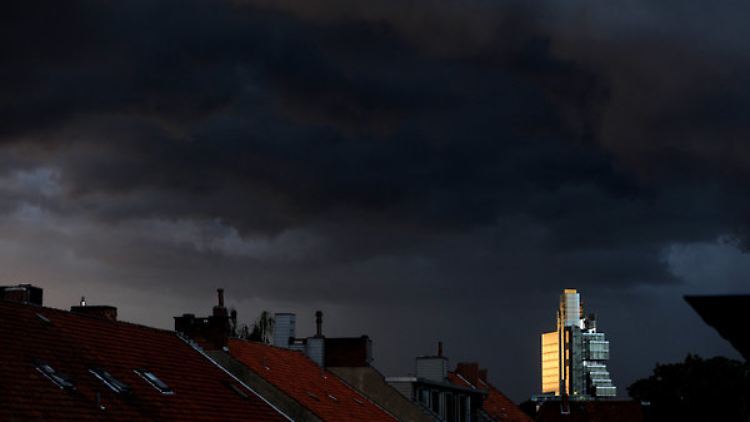 Die NordLB sieht zwischen dunklen Wolken wieder etwas Licht.