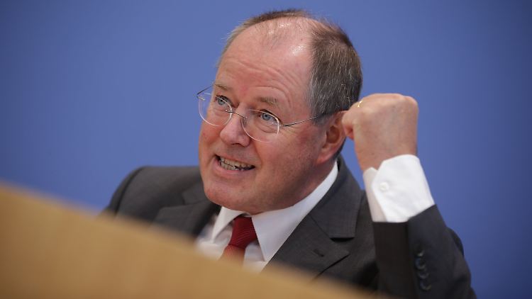 "Ich bin nicht der Typ, der im Ungefähren bleibt. Das ist gelegentlich anstrengender, aber für viele Wähler auch klarer", sagt Peer Steinbrück.