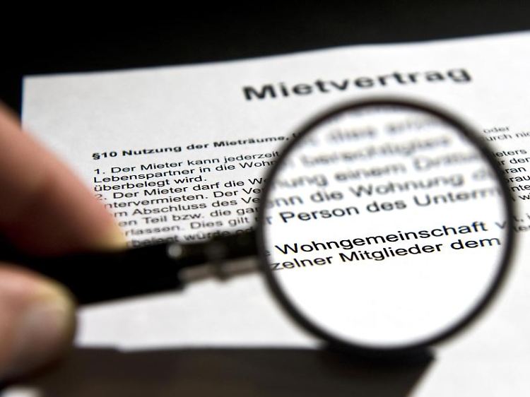 Hat ein Vermieter eine Wohnung an eine Wohngemeinschaft vermietet, muss er einen Mieterwechsel akzeptieren.