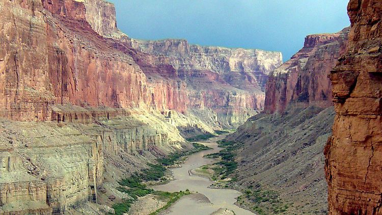 Der Grand Canyon kommt auf eine Länge von "nur" 450 Kilometern.
