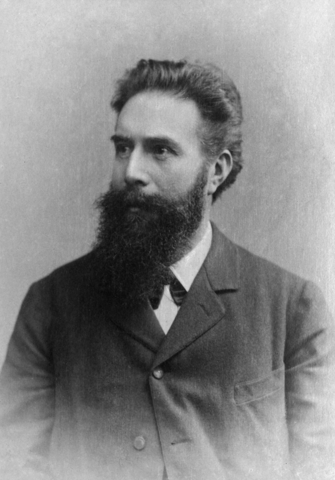 Es ist schon eine faszinierende Entdeckung, die Wilhelm Conrad Röntgen 1895 gemacht hat, ... 