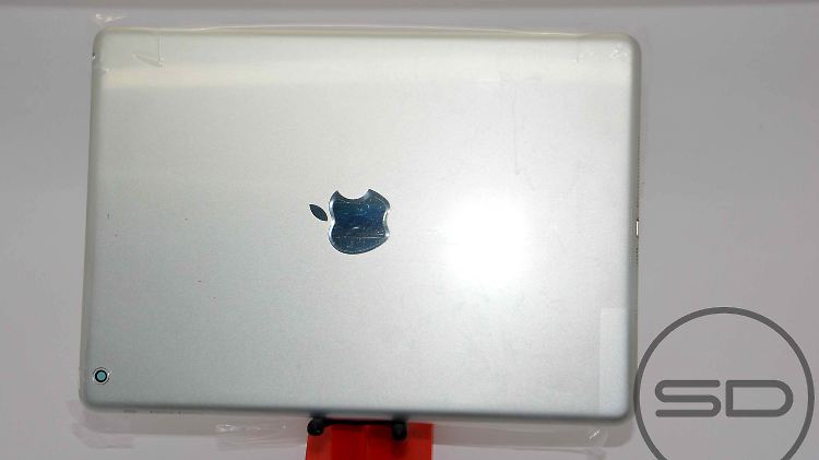 Die Kanten des neuen iPad scheinen weniger abgeflacht als beim aktuellen Modell zu sein.