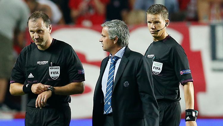 Jose Mourinho und die Schiedsrichter: eine unendliche Geschichte.
