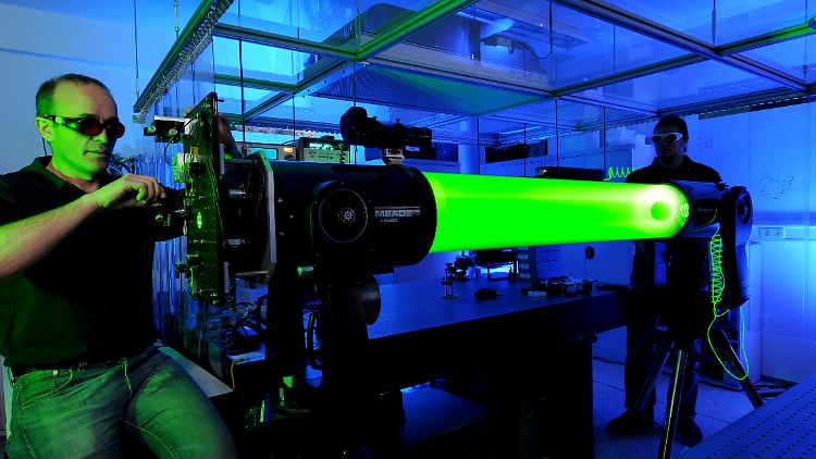 Der neue Laser des Instituts für Technische Physik des Deutschen Zentrums für Luft- und Raumfahrt.