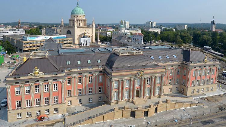 Im Januar 2014 sollen die regulären Sitzungen des brandenburgischen Landtages im Stadtschloss starten.