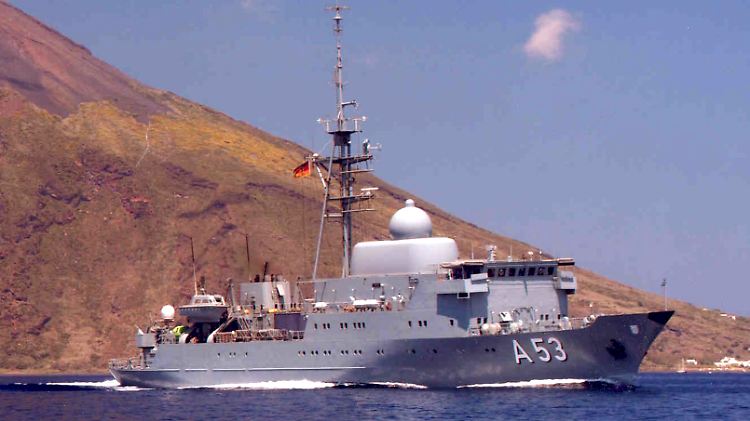 Das Flottendienstboot "Oker" kreuzt vor Syrien. Über dessen genauen Auftrag war bislang nichts bekannt geworden. Ebenso ist unbekannt, ob die Obhörprotokolle des BND von der "Oker" stammen können.