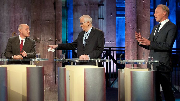 Trittin (r.) doziert, Brüderle (m.) schwadroniert wie vom Parteitagspult und Gysi gibt den Rumpelstilzchen der deutschen Politik.