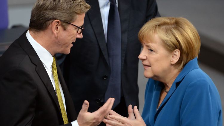 Schulterschluss: Merkel dankt Westerwelle - beide wollen Schwarz-Gelb unbedingt fortsetzen.