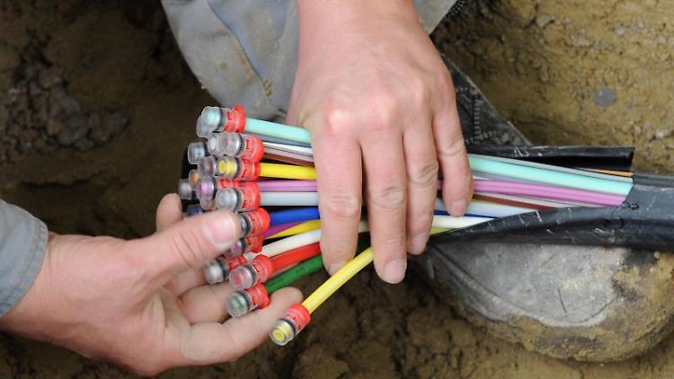 Kabel, die große Datenmengen transportieren können, gibt es bisher fast nur in deutschen Städten.