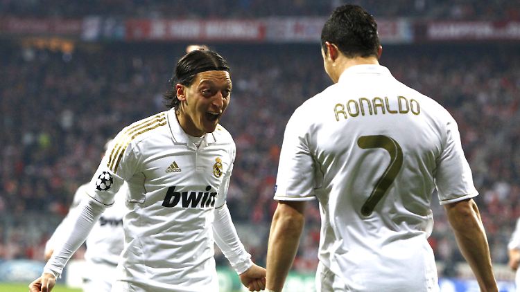 Ein Herz und eine Seele: Mesut Özil und Cristiano Ronaldo sind jetzt getrennt.