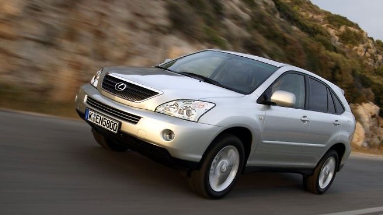 Vom Rückruf ist auch der SUV RX 400h von Toyotas Edeltochter Lexus betroffen.
