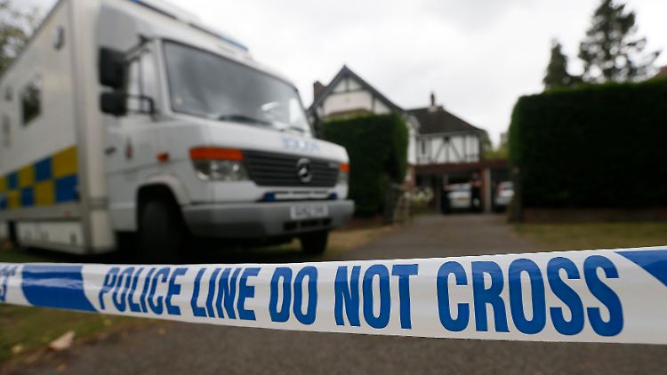 Britische und französische Polizisten haben das Leben der Familie komplett durchleuchtet.