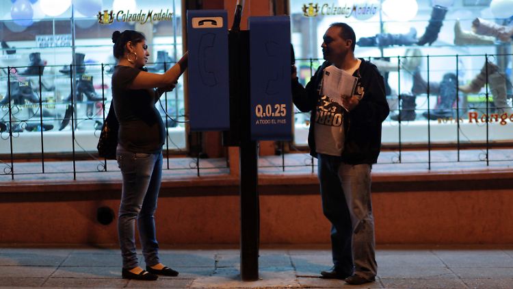 Geht es den Verwandten gut? Anrufe nach dem Beben.