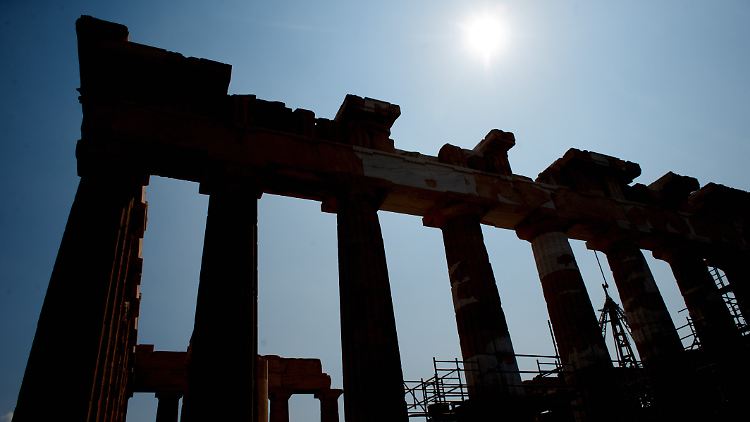Der eingerüstete Parthenon auf der Akropolis in Athen. Griechenland braucht weitere finanzielle Hilfe, auch über 2014 hinaus.