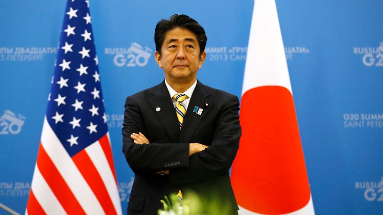 Der Mut zahlt sich aus: Japans Premier Shinzo Abe bekommt die Wirtschaft wieder zum Laufen.