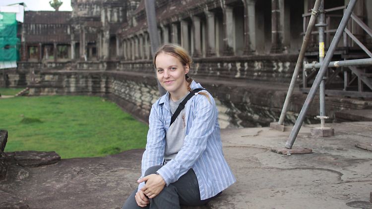 Emmeline Decker aus Dresden arbeitet in der sagenumwobenen Tempelstadt von Angkor Wat.