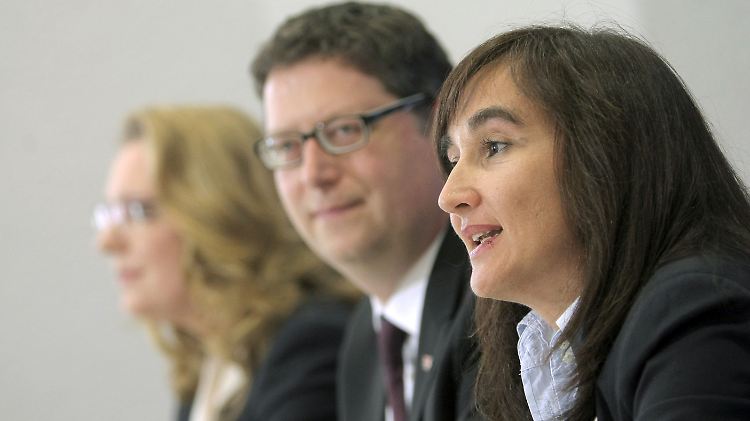Thorsten Schäfer-Gümbel und Laura Garavini bei der Vorstellung des Schattenkabinetts Anfang Juli 2013.