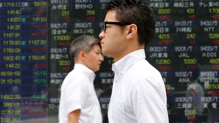 Der Nikkei hält sich im Plus.