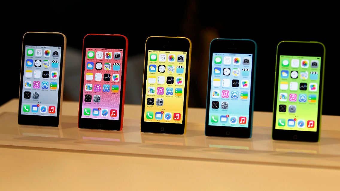 2013-09-10T194712Z_388015093_TB3E99A1IY6BD_RTRMADP_3_APPLE-IPHONE.JPG2304897940610853979.jpg