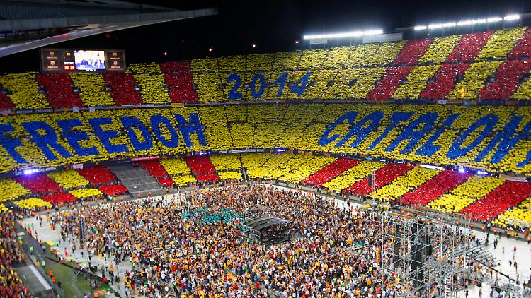 Immer wieder fallen die Separatisten mit großen Aktionen auf. So wie mit diesem Konzert im Stadion des FC Barcelona.