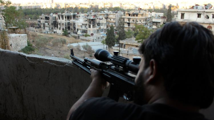 Ein Kämpfer der Freien Syrischen Armee in Aleppo.