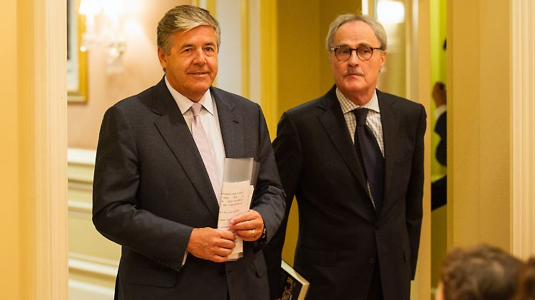 Josef Ackermann (li.) und Ex-Sprecher Stefan Baron, der eine Biographie über die gemeinsamen Jahre bei der Deutschen Bank geschrieben hat.