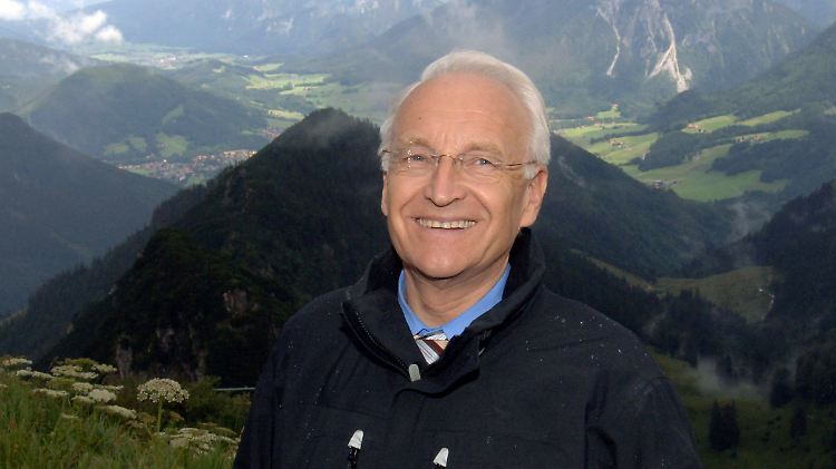 Edmund Stoiber verlor 2002 knapp die Bundestagwahl, Rot-Grün blieb an der Macht. Heute macht er wieder Wahlkampf.