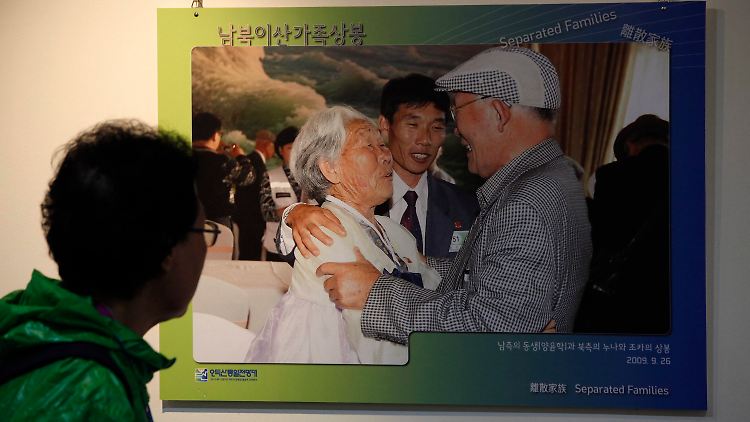 Bei einer Ausstellungen über die Trennung und Wiedervereinigung von koreanischen Familien in Paju.
