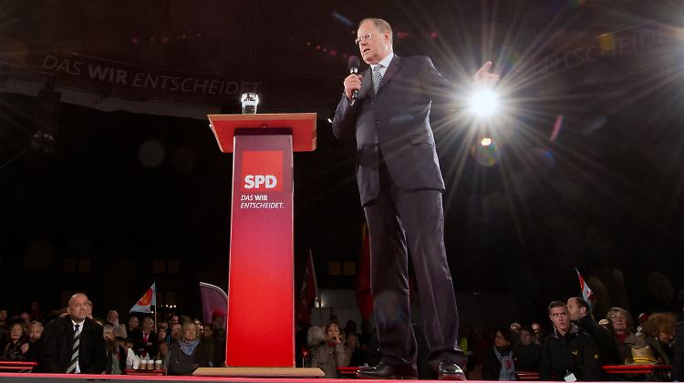 Steinbrück solle auf seine Kandidatur verzichten, forderte der Erpresser.