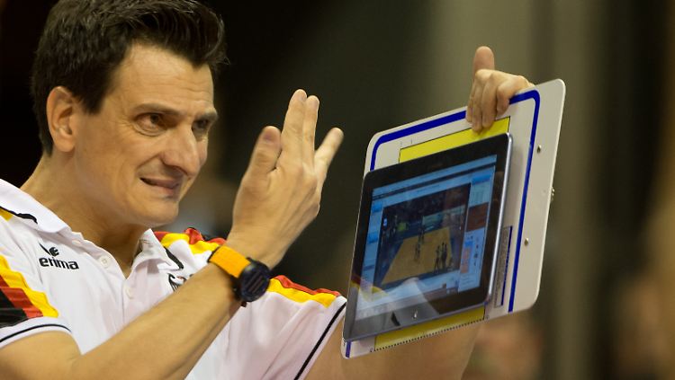 Der Trainer der deutschen Volleyball-Frauen, Giovanni Guidetti, hatte sich das Spiel leichter vorgestellt.