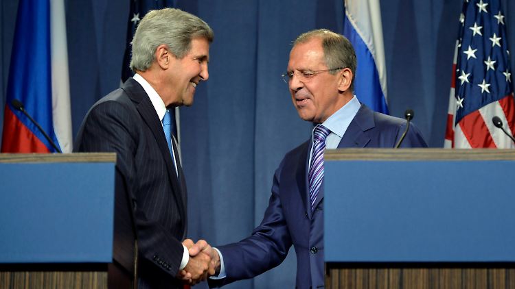 Die Außenminister der USA und Russlands, John Kerry (l) und Sergej Lawrow, verhandeln seit zwei Tagen.