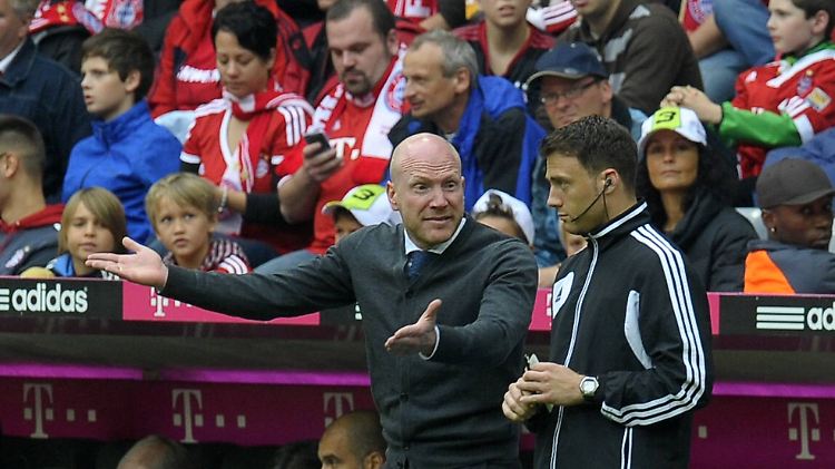Bayerns Sportdirektor Matthias Sammer war nicht nur während des Spiels gegen Hannover verbal in Aktion, sondern auch danach.
