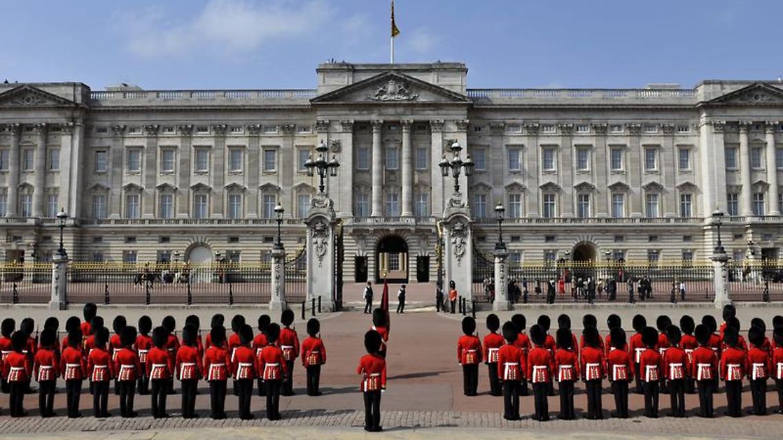 Die Queen ist im Urlaub - der Buckingham Palace öffnet sich für Touristen.
