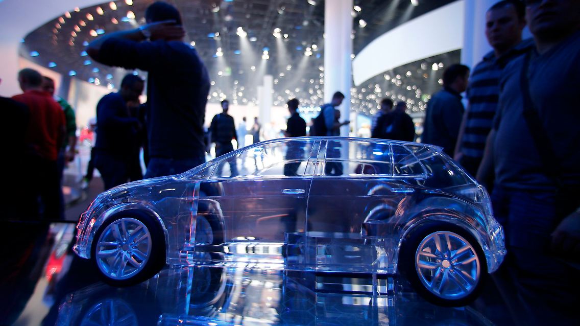 2013-09-14T144643Z_54247038_BM2E99E19X701_RTRMADP_3_AUTOSHOW-FRANKFURT.JPG3369789736377646689.jpg