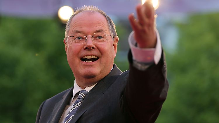 Es ist ein hartes Rennen für Peer Steinbrück - aber er kann es schaffen, sagen zwei, die schon mal Kanzler waren.