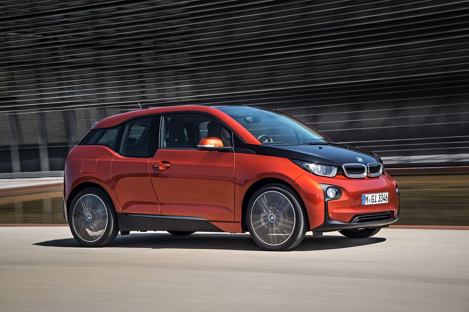 In der noch vor Kurzem verschmähten Elektromobilität wollen jetzt auch die großen Autohersteller mitspielen. Besonders viel hat BMW investiert. In das Auto, das in Zukunft den Markt der Elektromobile rocken soll und den Namen ...