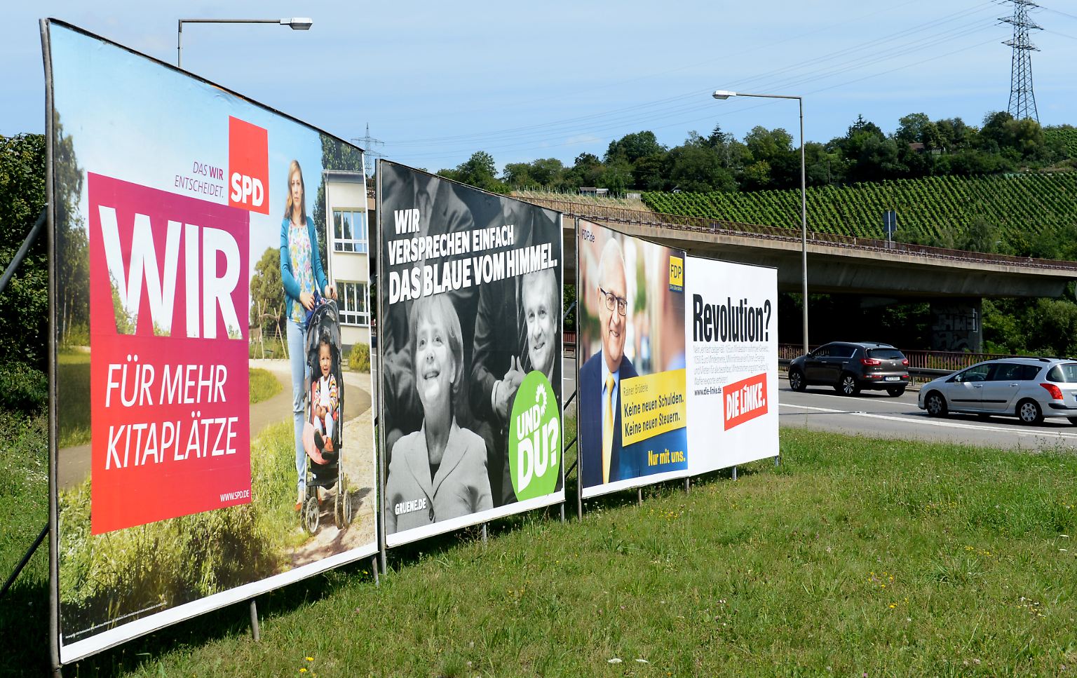 Wahlplakate an jeder Straße.
