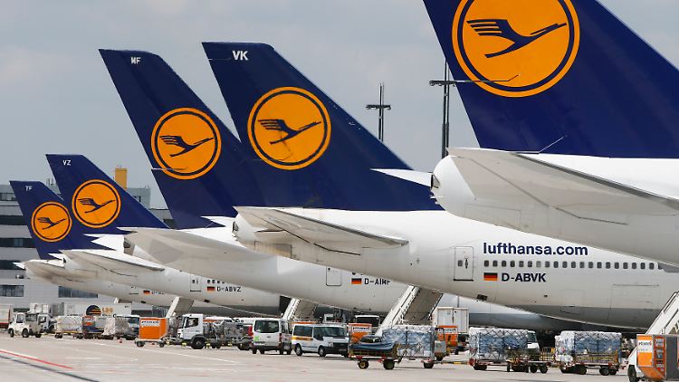 Milliardenschwere Flottenplanung: Die Lufthansa sortiert vor allem ihre Spritfresser mit vier Triebwerken aus.