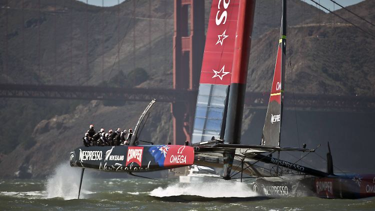 Team New Zealand auf dem Weg zum ultimativen Segeltriumph. Der Sieg ist dem Herausforderer kaum noch zu nehmen.